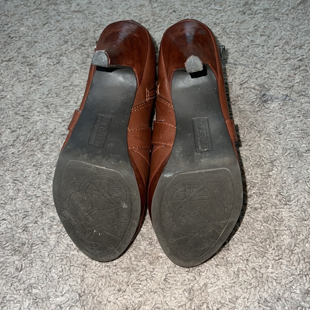 Booties - Picture 4 of 4